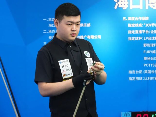一个主教练 一个主教练